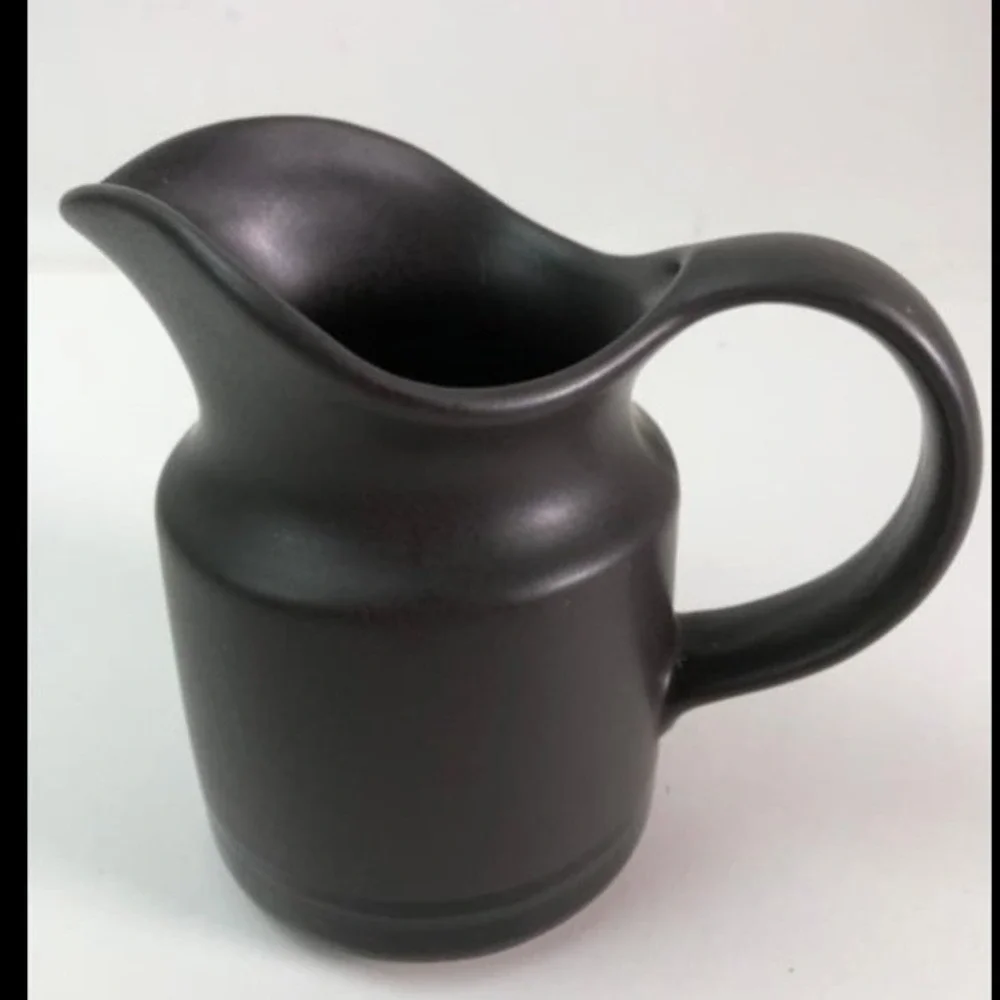 Pfaltzgraff Matte Black Ceramic Pitchers Set of 2 Stoneware 436 026 USA Made‎